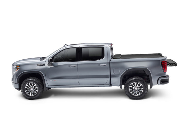 Roll-N-Lock Chevy Silverado / GMC Sierra 2500-3500 80-1/2in M-Series Retractable Tonneau Cover